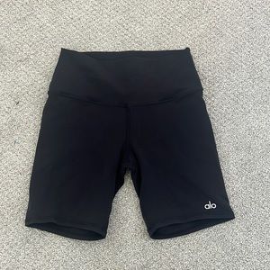 alo yoga shorts